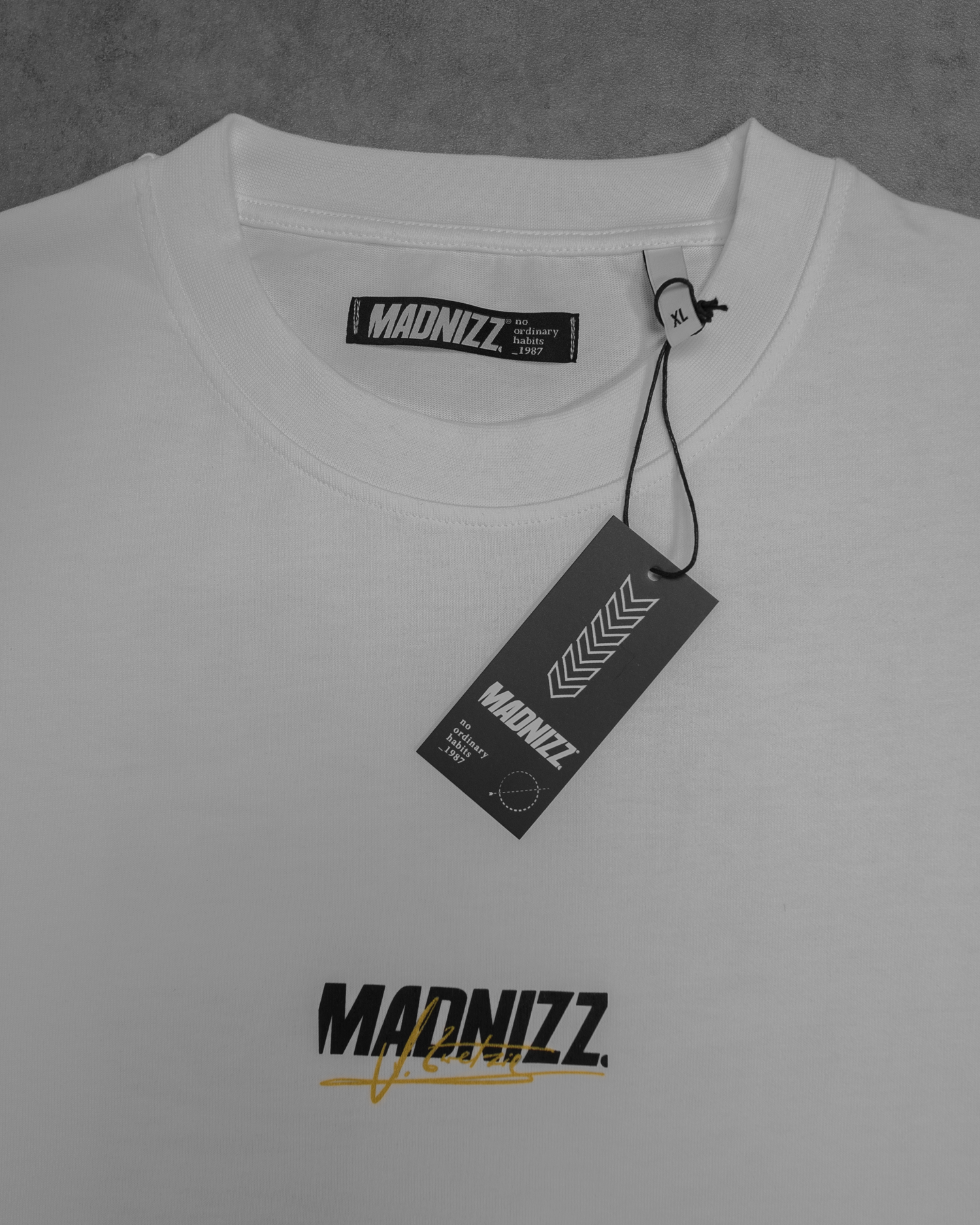 Oversized T-Shirt Weiß - Madnizz x Andrej Zwetzig