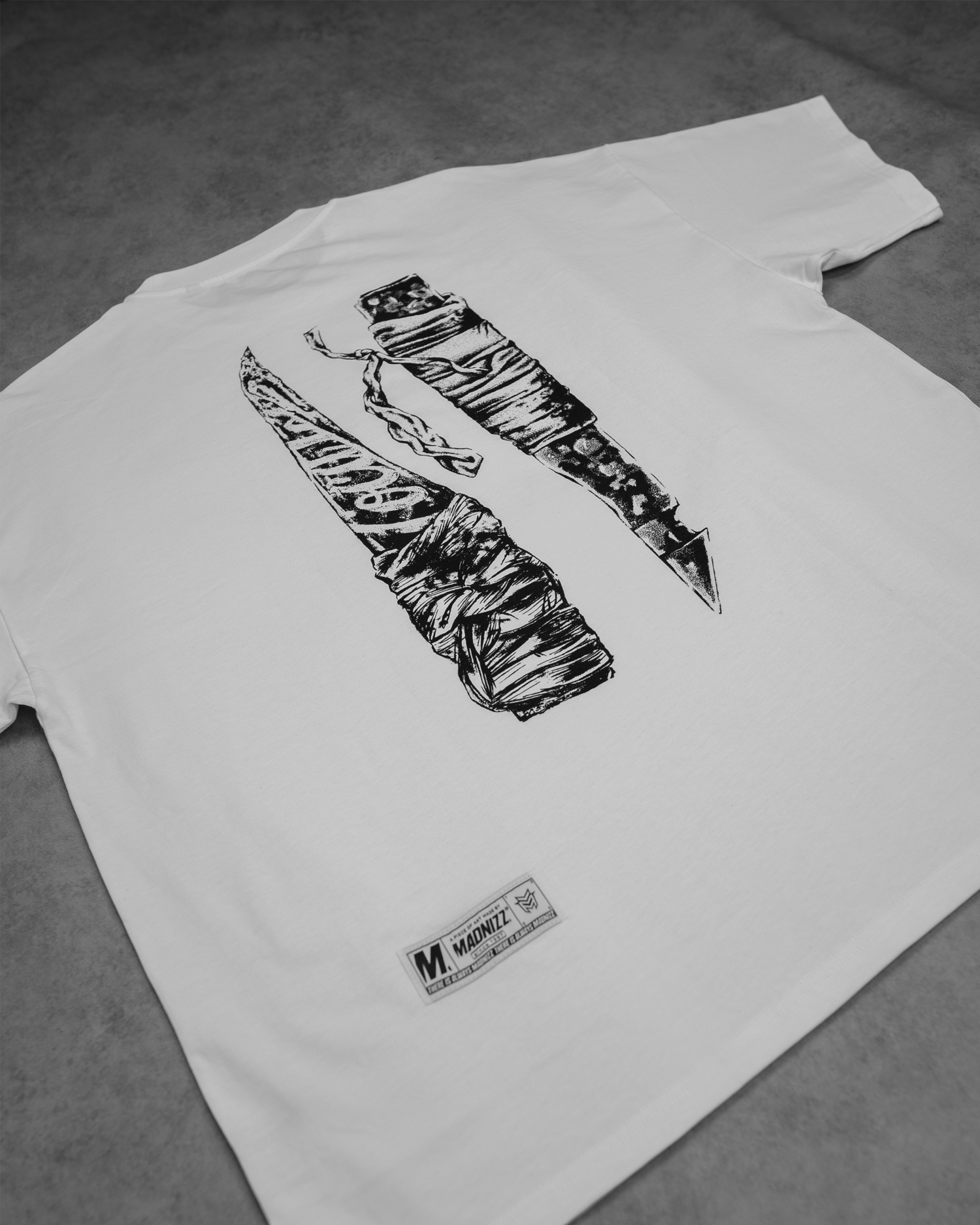 Oversized T-Shirt Weiß - Madnizz x Andrej Zwetzig