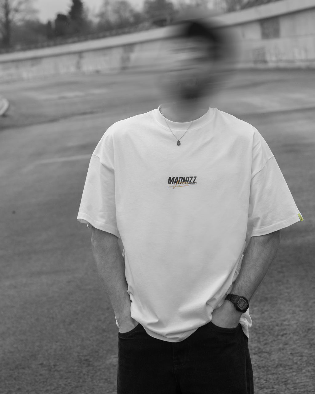 Oversized T-Shirt Weiß - Madnizz x Andrej Zwetzig